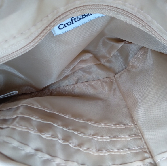 Croft And Barrow wristlet bag - Picture 4 of 4